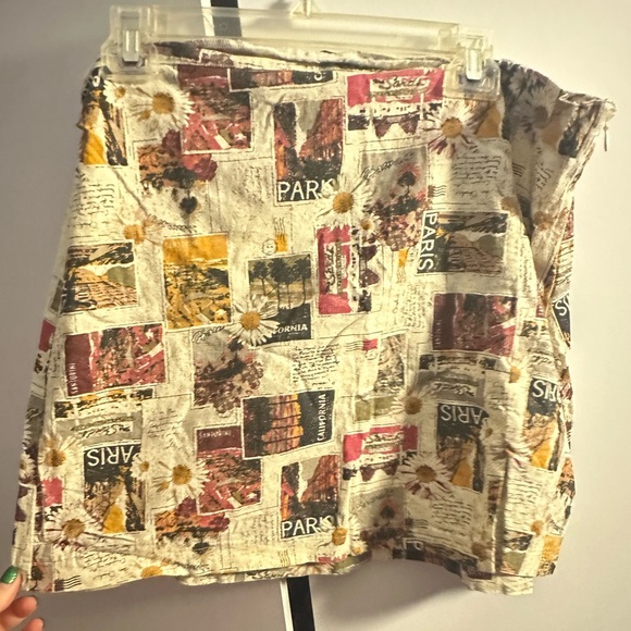 URBAN OUTFITTERS MINI PRINTED SKIRT - Picture 1 of 2